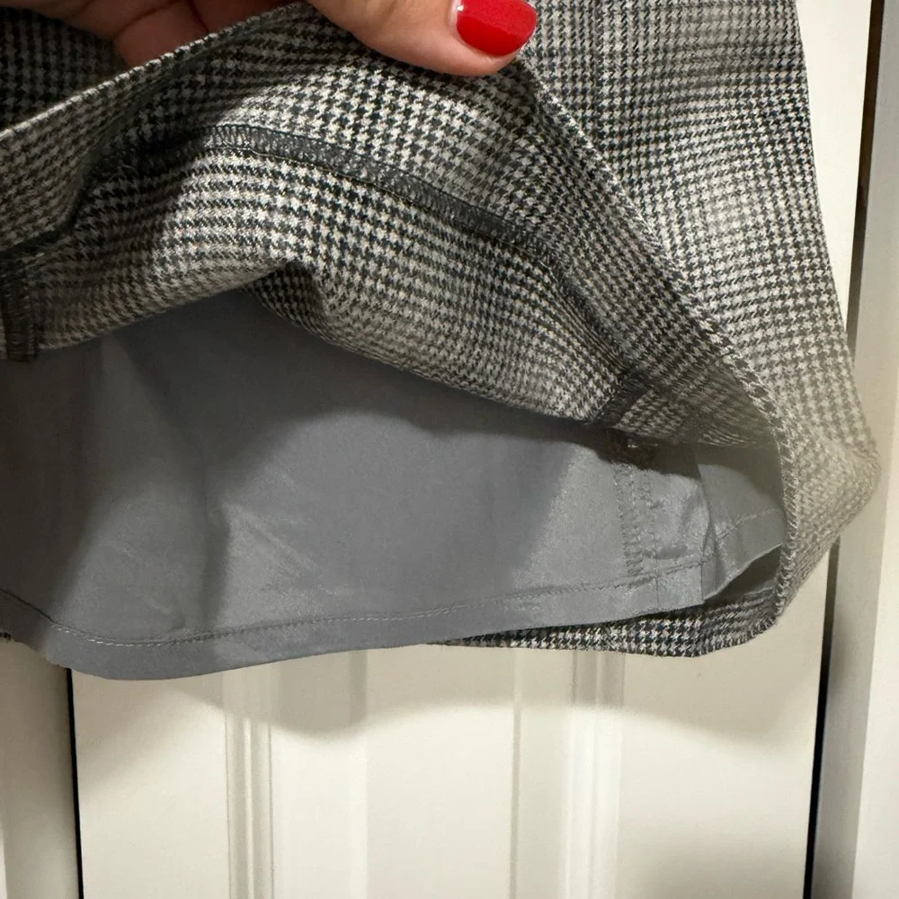 Banana Republic Gray Plaid Wool Skirt (Size 6) - Picture 5 of 6